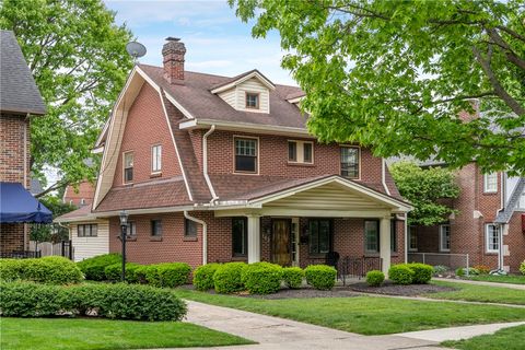 Photo of 142 Greenmount Boulevard, Oakwood, OH 45419 (MLS # 959010)