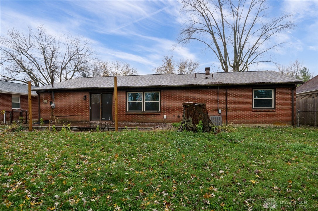 404 Sheets Street, Englewood, Ohio image 32