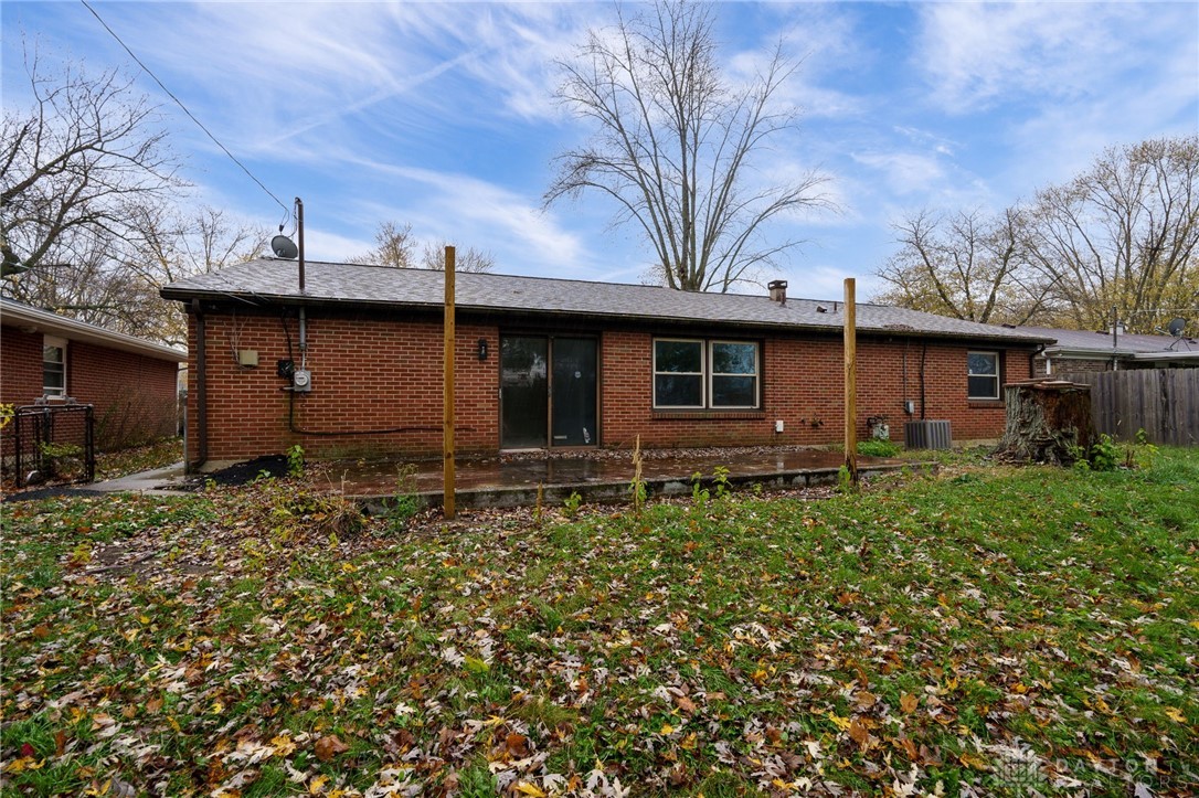 404 Sheets Street, Englewood, Ohio image 31