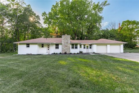 Photo of 8301 Red Lion 5 Points Road, Springboro, OH 45066 (MLS # 950867)