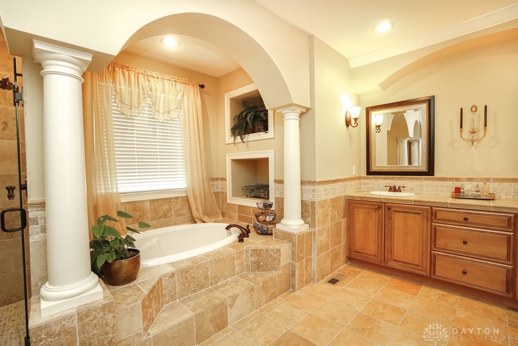 4625 Guildford Drive, West Chester, Ohio image 32