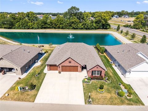 Homes For Sale - 813 W Bentley Circle<br/> Miami County, Troy, OH 45373