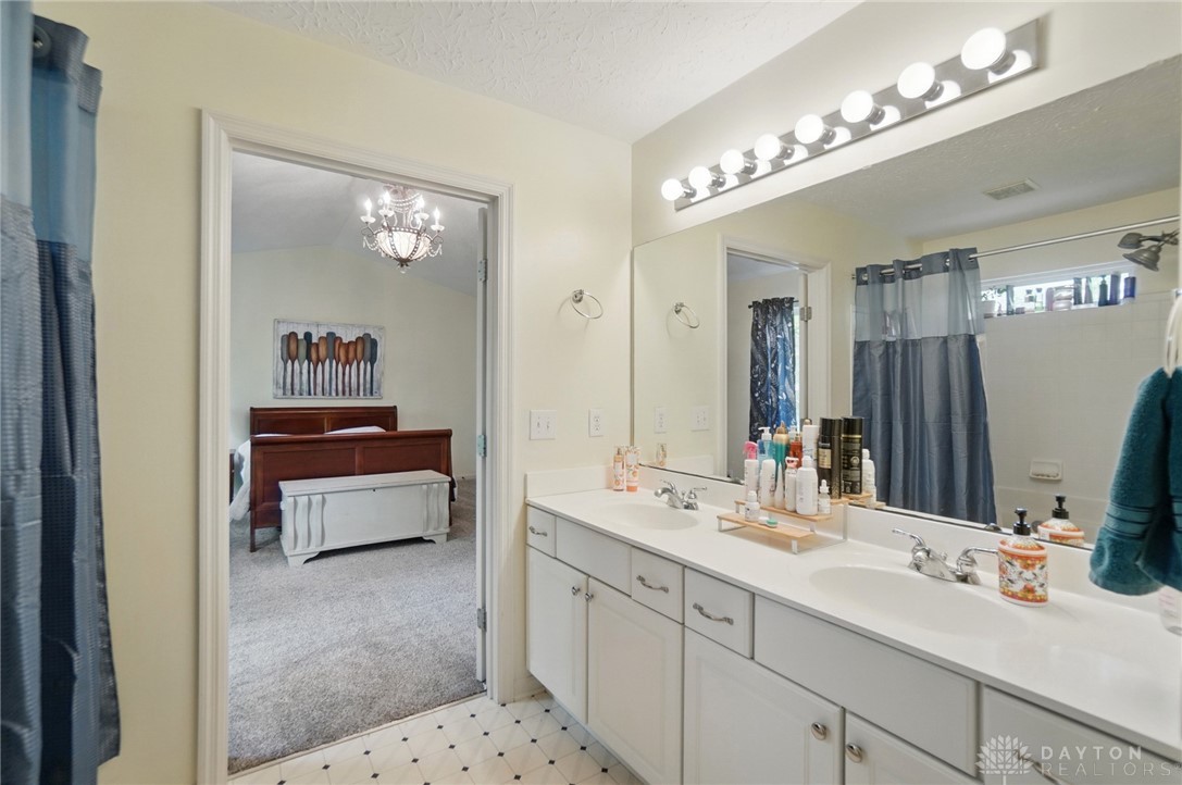1082 Dunstan Court, Morrow, Ohio image 33
