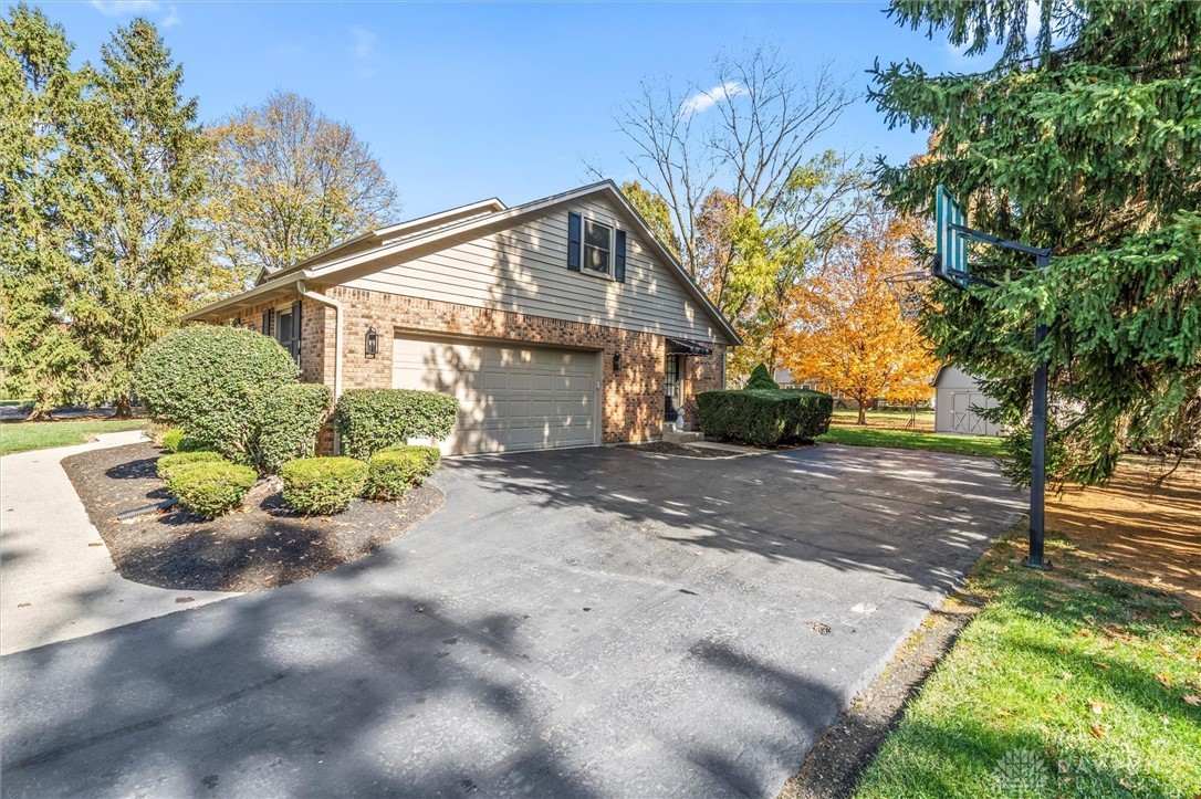 2925 Hickorywood Drive, Troy, Ohio image 45