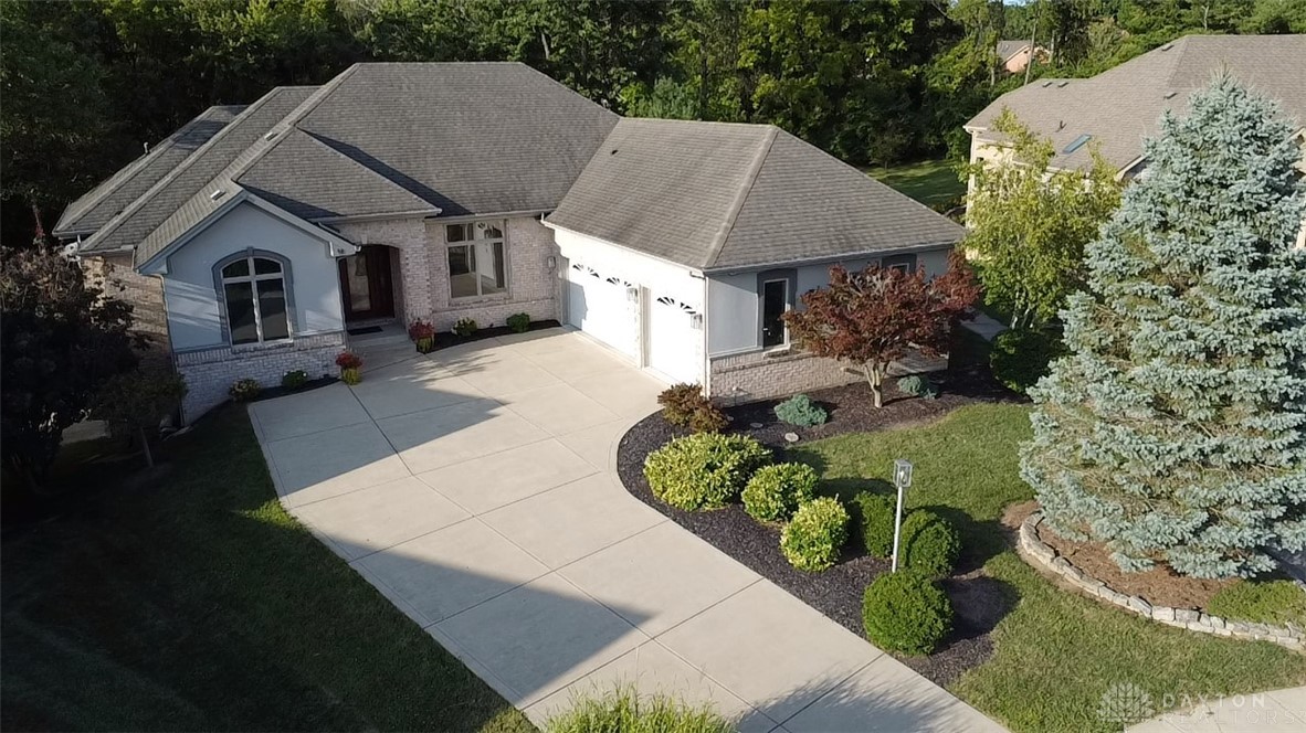 90 Camden Park Court, Springboro, Ohio image 1