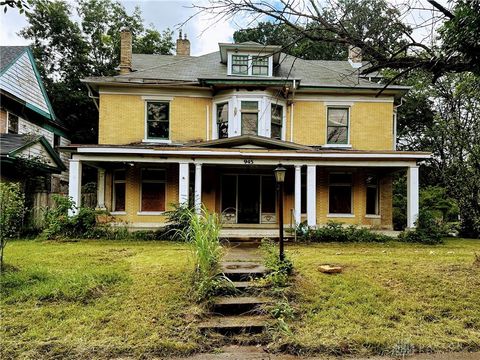 Photo of 945 N Broadway Street, Dayton, OH 45402 (MLS # 940473)