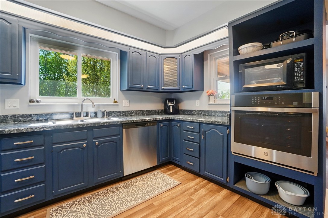 2444 Banyon Drive, Beavercreek, Ohio image 27