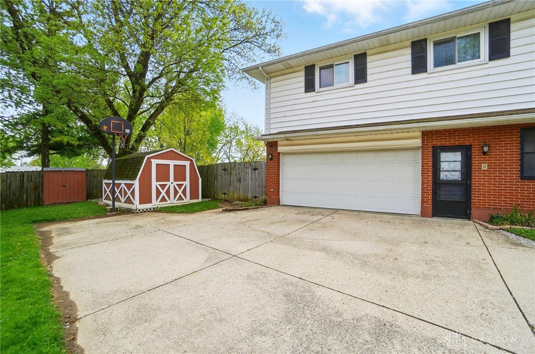 2444 Banyon Drive, Beavercreek, Ohio image 4