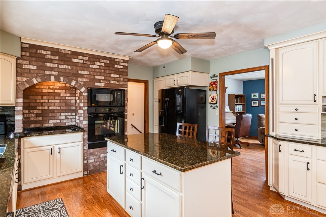 4884 Appaloosa Trail, Bath, Ohio image 14