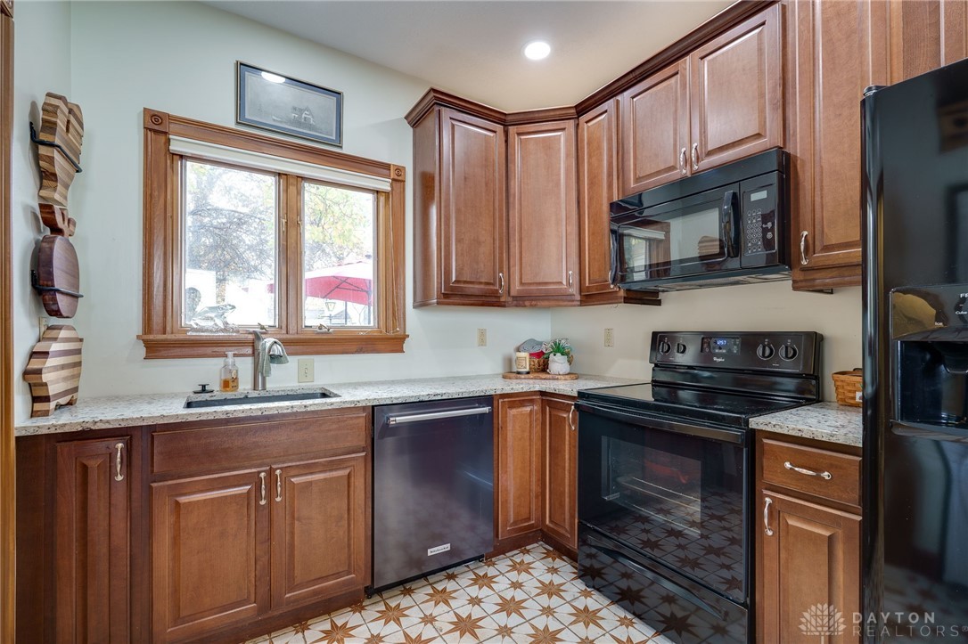 15 Peterson Place, Wilmington, Ohio image 37
