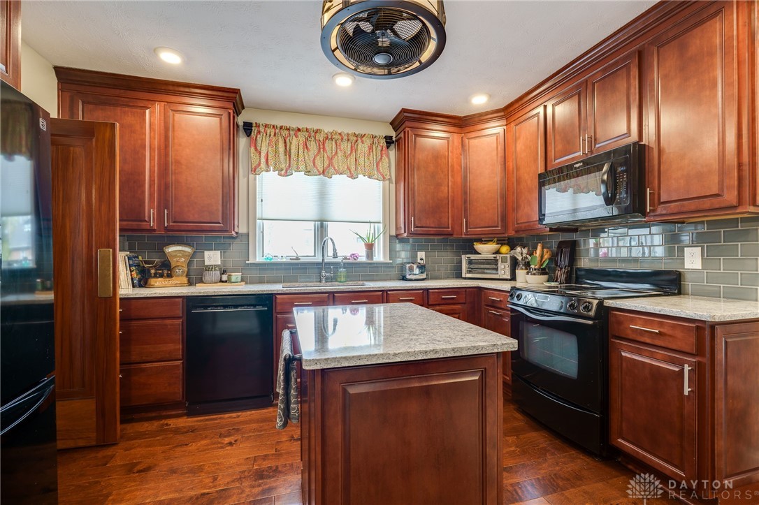 15 Peterson Place, Wilmington, Ohio image 26