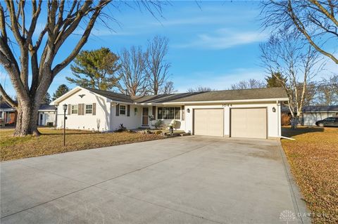 Photo of 1044 Whitestone Road, Xenia Twp, OH 45385 (MLS # 962995)