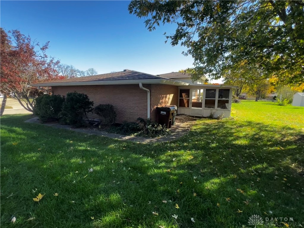 1320 Horizon Drive, Fairborn, Ohio image 3