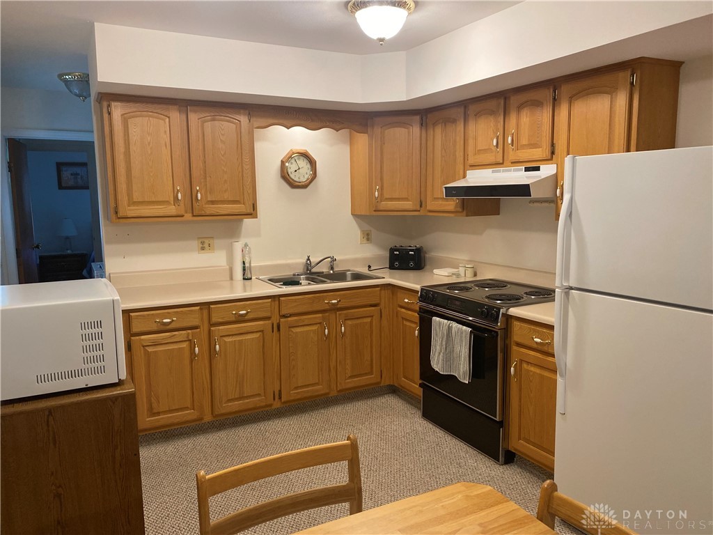 7611 Washington Park Drive, Dayton, Ohio image 4