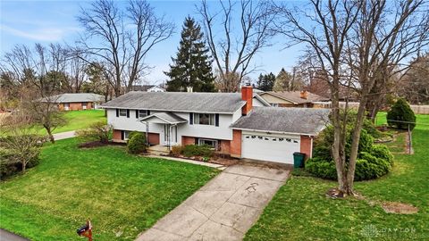 Homes For Sale - 2761 La Cresta Drive<br/> Beavercreek, OH 45431