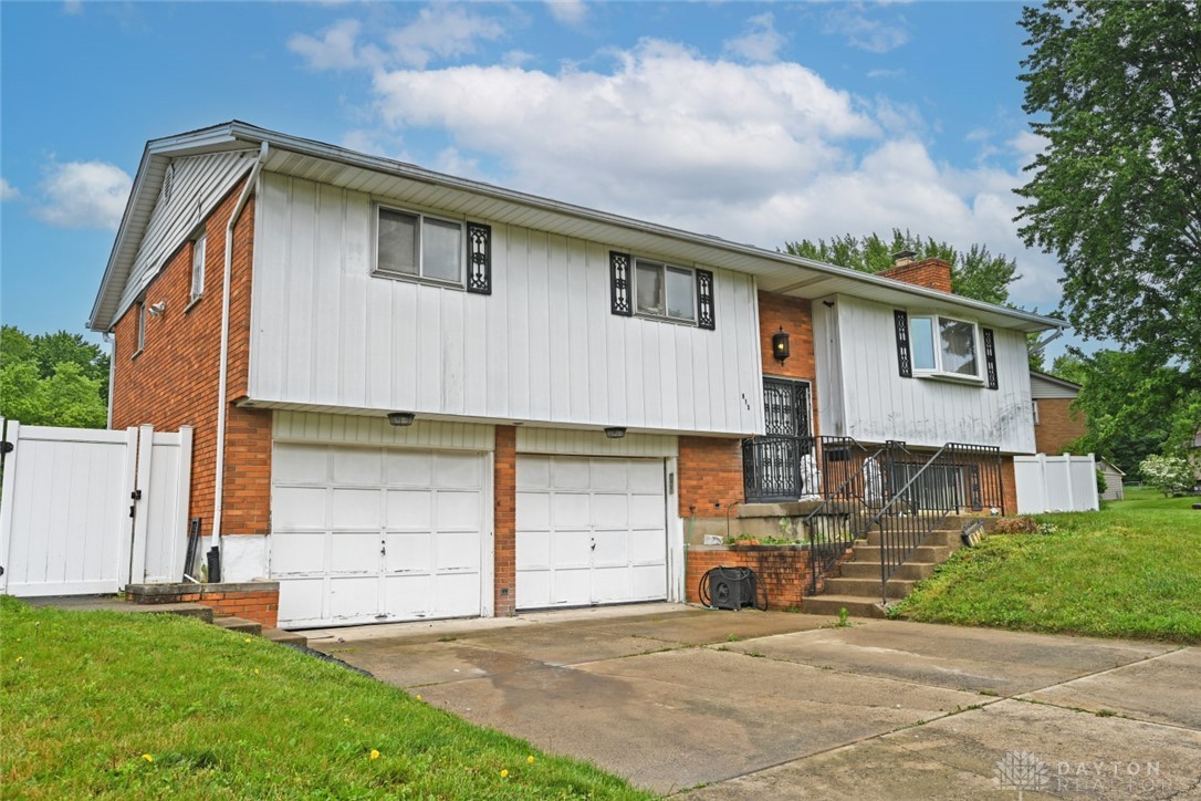 813 Victoria Drive, Franklin, Ohio image 2