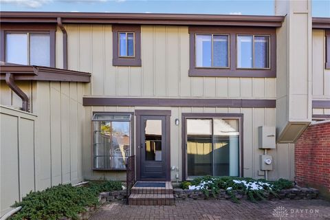 Photo of 6184 Quinella Way, Dayton, OH 45459 (MLS # 949904)