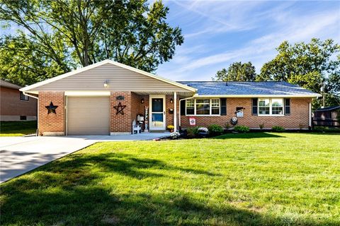 Photo of 3072 Leonora Drive, Dayton, OH 45420 (MLS # 945803)