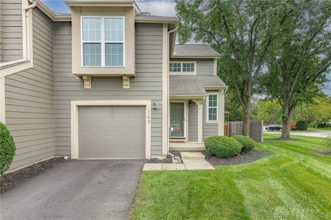 Photo of 102 Nantucket Landing LNDG, Washington Twp, OH 45458 (MLS # 969724)
