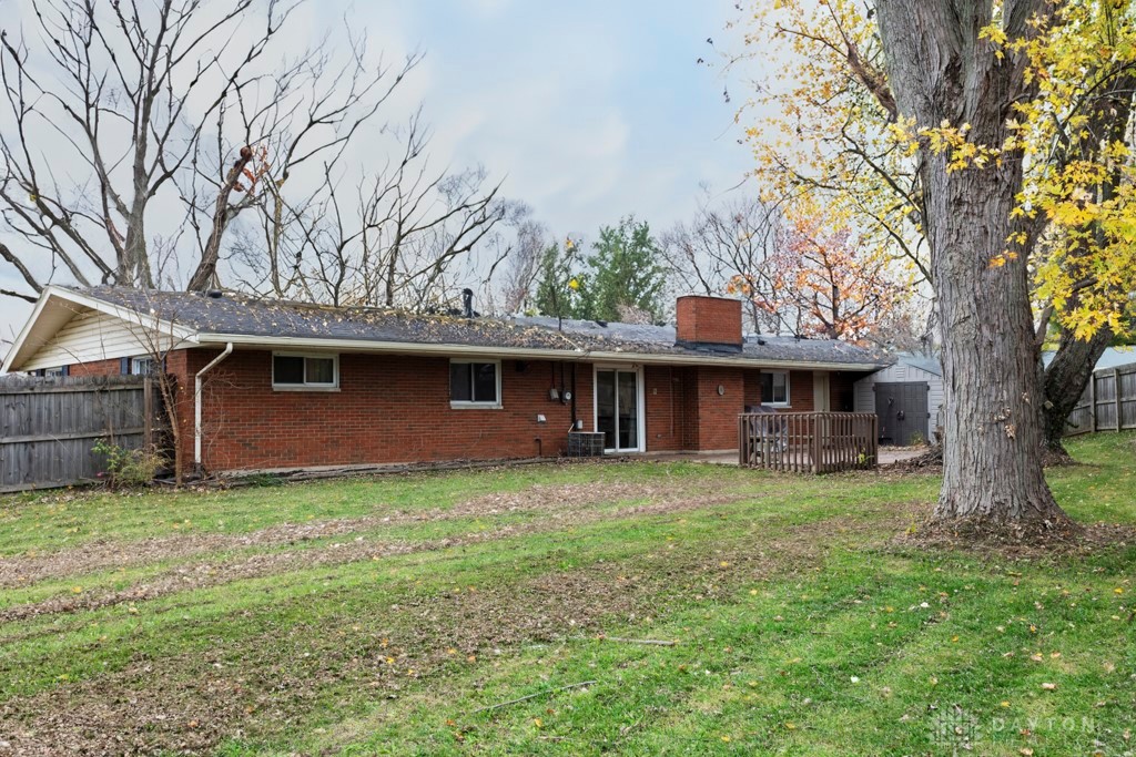 2054 Clearview Drive, Bellbrook, Ohio image 15