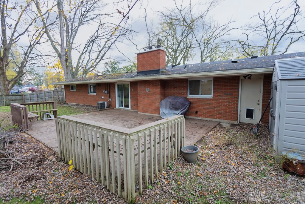 2054 Clearview Drive, Bellbrook, Ohio image 17