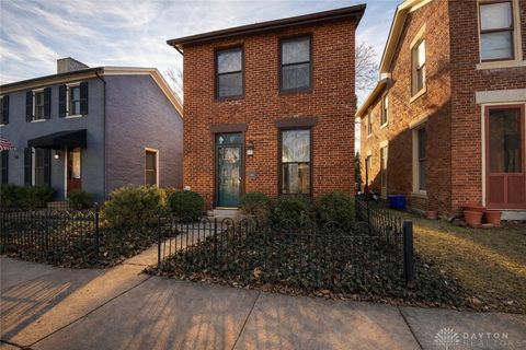 Photo of 17 Tecumseh Street, Dayton, OH 45402 (MLS # 953323)