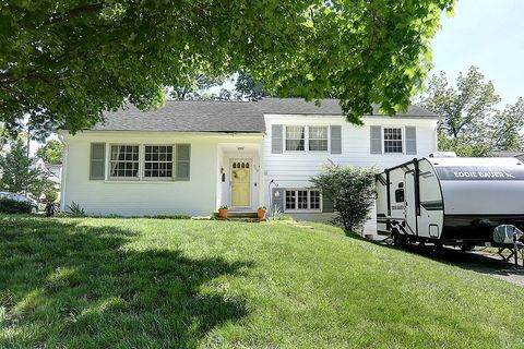 Photo of 3110 Poinciana Road, Middletown, OH 45042 (MLS # 959883)
