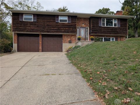 Photo of 857 Lea Castle Place, Miamisburg, OH 45342 (MLS # 945979) Photo of 857 Lea Castle Place, Miamisburg, OH 45342 (MLS # 945979)