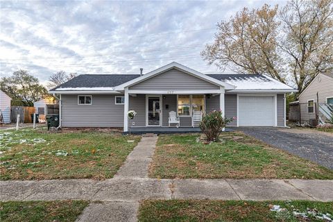 Photo of 437 Kirkwood Drive, Fairborn, OH 45324 (MLS # 947657)