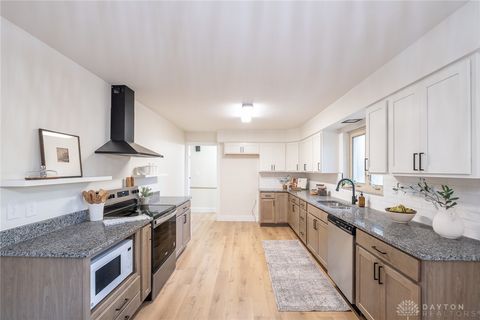 Tiny photo for 2006 S Linda Drive, Bellbrook, OH 45305 (MLS # 946053)