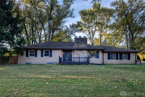 Photo of 2006 S Linda Drive, Bellbrook, OH 45305 (MLS # 946053)