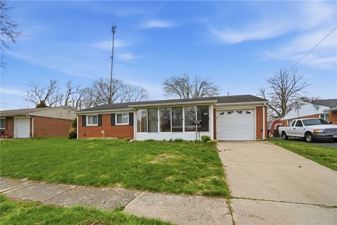 Homes For Sale - 424 Cato Court<br/> New Lebanon, OH 45345