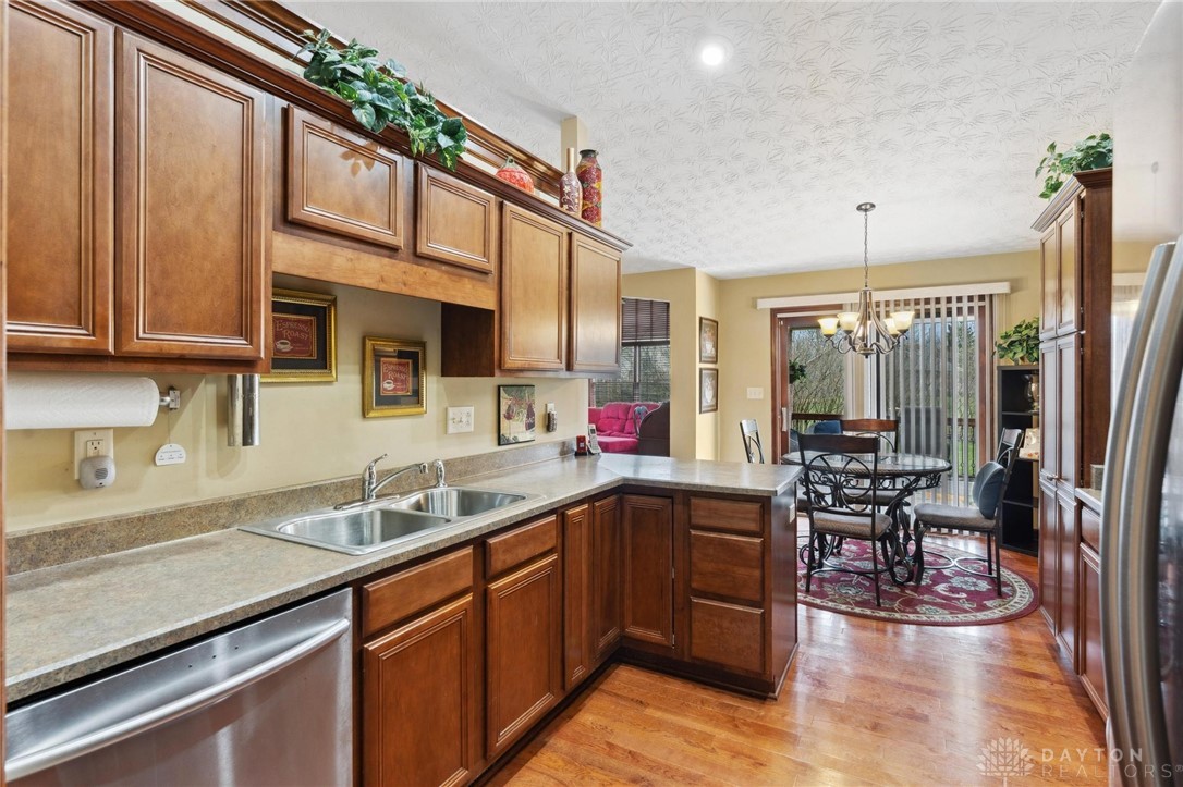 516 Millwood Meadows Drive, Englewood, Ohio image 16