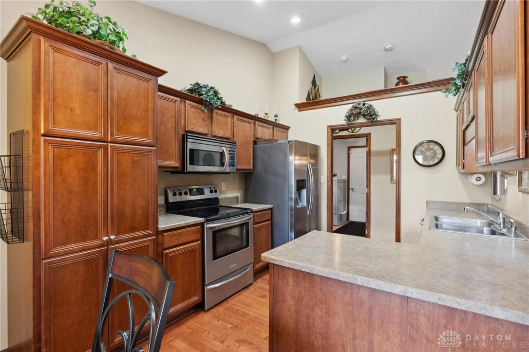 516 Millwood Meadows Drive, Englewood, Ohio image 17