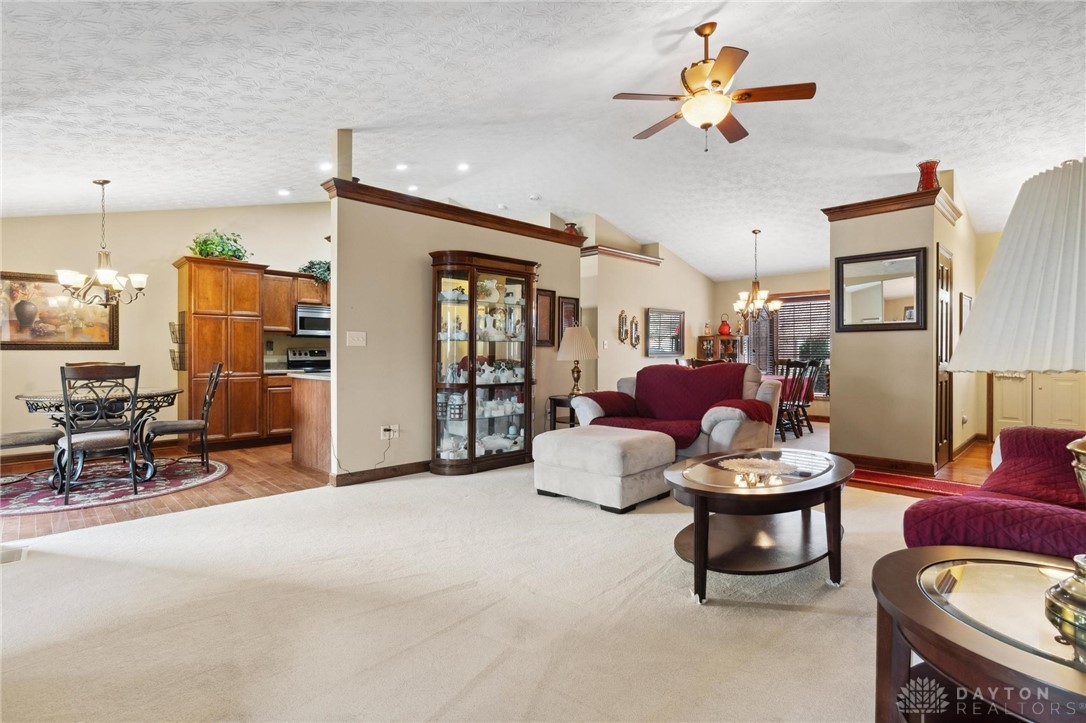 516 Millwood Meadows Drive, Englewood, Ohio image 10