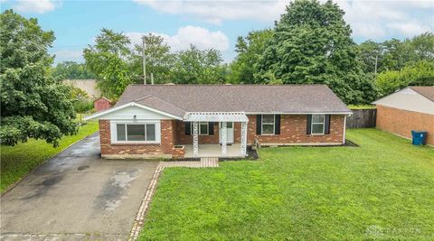 Photo of 7221 Serpentine Drive, Dayton, OH 45424 (MLS # 940464)