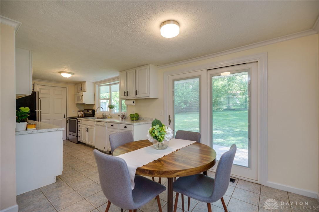 4074 Sierra Park Terrace, Beavercreek, Ohio image 12