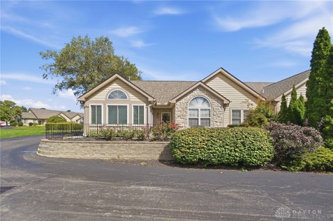 Photo of 124 Villa Pointe Drive, Springboro, OH 45066 (MLS # 969966)