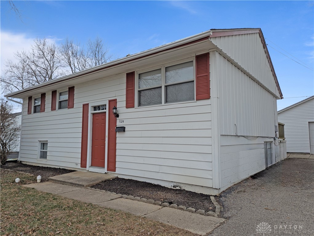 1124 Bookwalter Avenue, New Carlisle, Ohio image 2