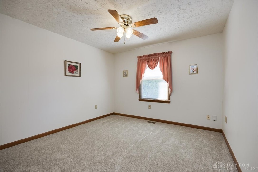 3008 Patsie Drive, Beavercreek, Ohio image 30