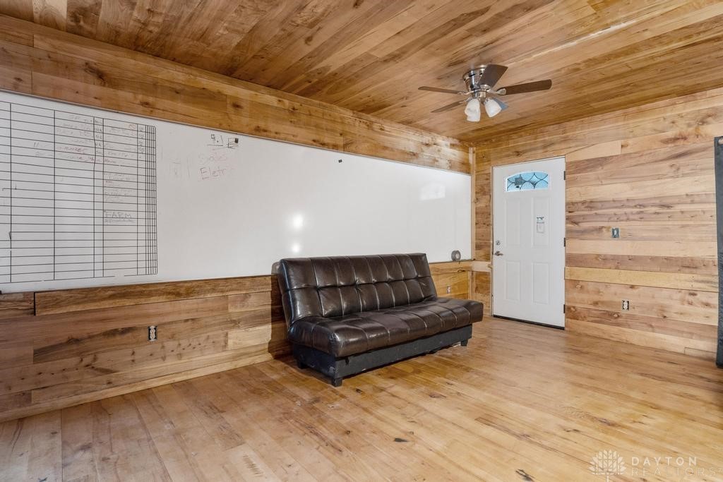 2211 E Social Row Road, Dayton, Ohio image 32