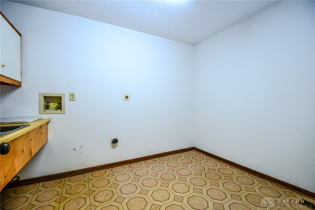 351 Signalfire Drive, Centerville, Ohio image 16