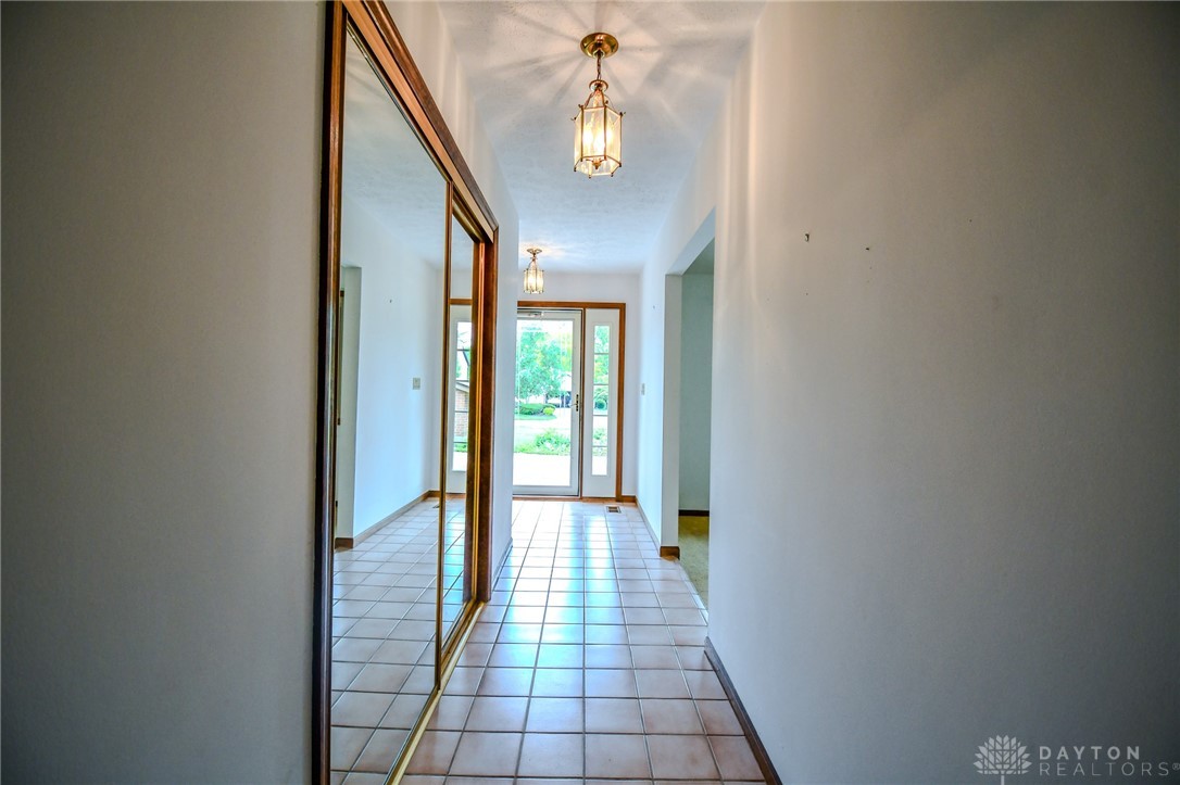 351 Signalfire Drive, Centerville, Ohio image 3