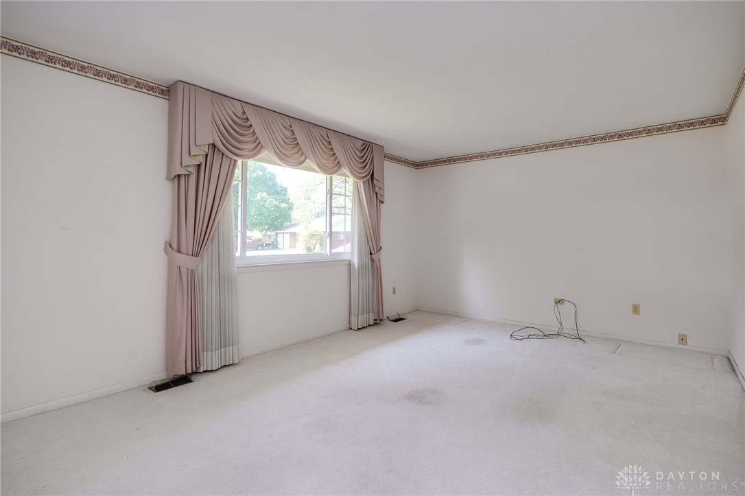 5419 Ruanda Court, Dayton, Ohio image 6