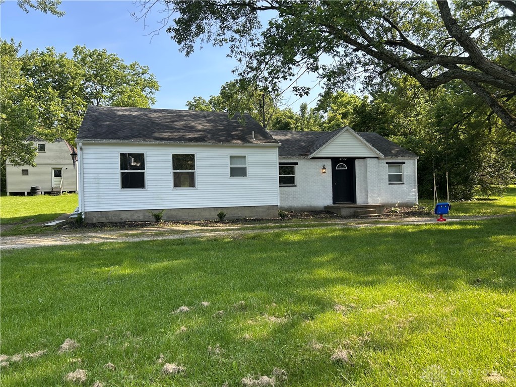 6732 Manning Road, Miamisburg, Ohio image 1