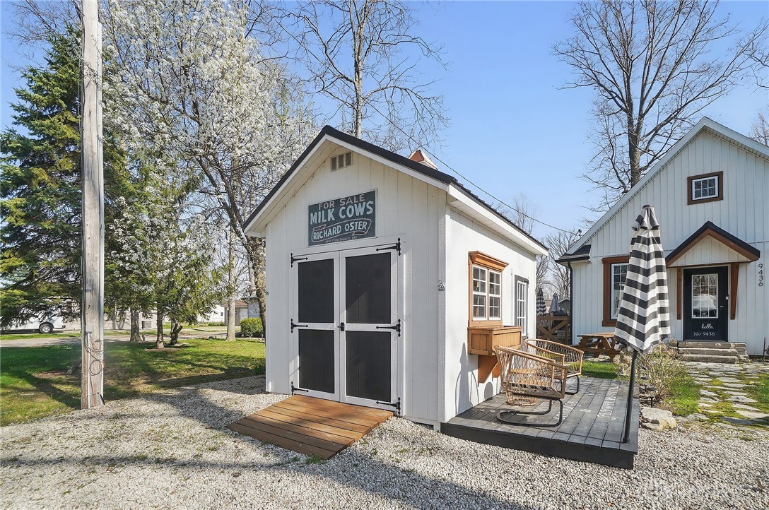 9436 Cottonwood Drive, Huntsville, Ohio image 2