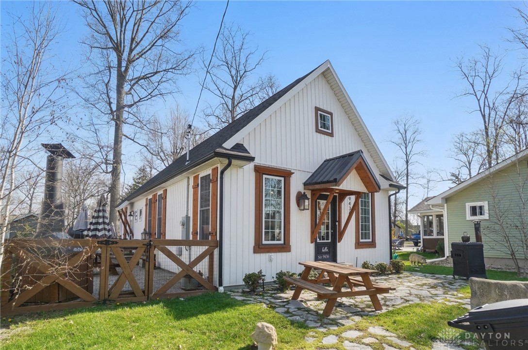 9436 Cottonwood Drive, Huntsville, Ohio image 3