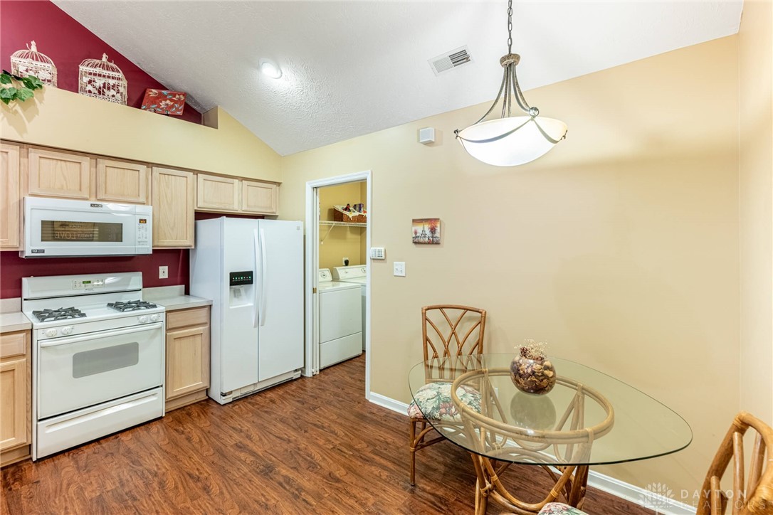 91 Villa Pointe Drive, Springboro, Ohio image 12
