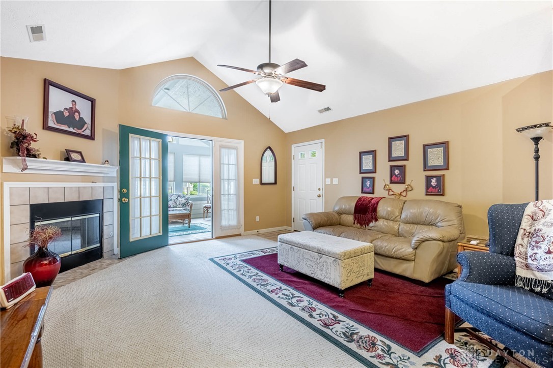 91 Villa Pointe Drive, Springboro, Ohio image 7
