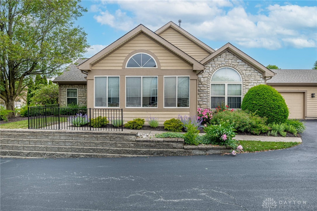 91 Villa Pointe Drive, Springboro, Ohio image 2